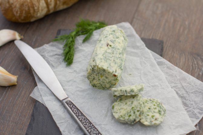 Butter with dill: tasty, nutritious, healthy