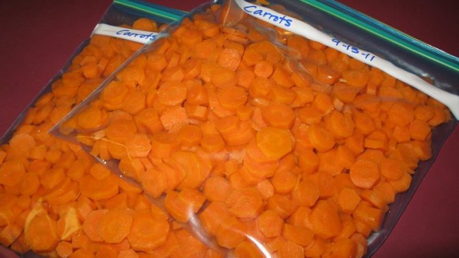Узнайте, как заморозить морковь на зиму в морозилке и заготовьте полезный овощ, сохранив витамины